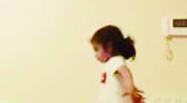 تین سالہ ایرانی بچے کے حیرت انگیز کرتب