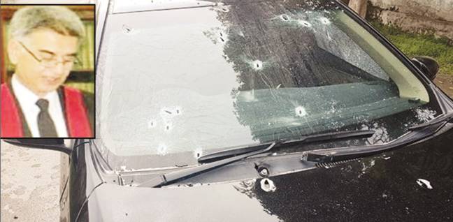 گاڑی پر فائرنگ ، پشاور ہائیکورٹ کے جسٹس ایوب ڈرائیور سمیت زخمی، وکلا کی ہڑتال