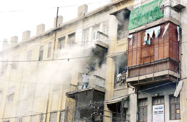 کراچی: صدر میں الیکٹرونکس کے گودام میں آتشزدگی 