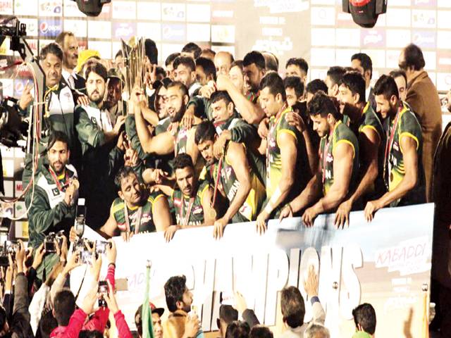 پاکستان بھارت کو دھول چٹا کر پہلی مرتبہ کبڈی کا عالمی چیمپئن بن گیا