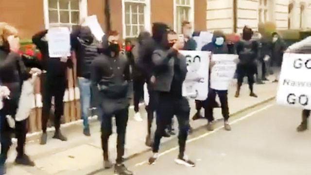 لندن:  نوازشریف کی رہائش کے باہر احتجاج‘ ہمارا تعلق نہیں: پی ٹی آئی 