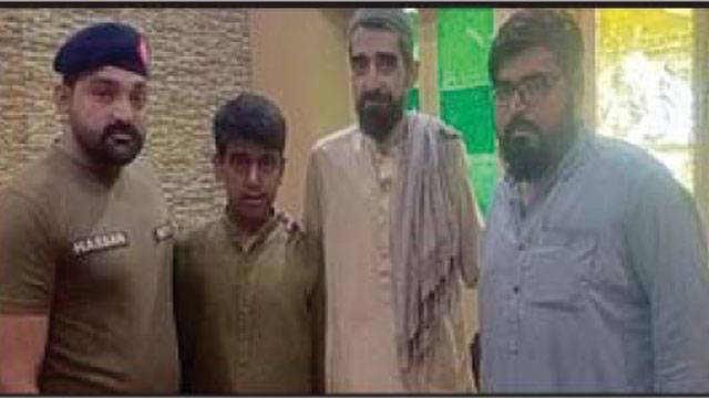  والد کی ڈانٹ سے  فرار پشاور  کا بچہ دنیاپور سے مل گیا 