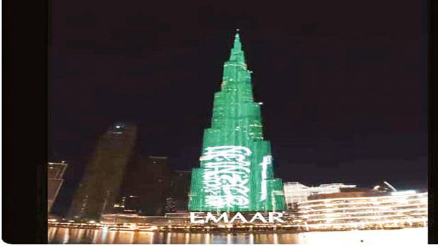 فیفا ورلڈکپ میں سعودی عرب کی تاریخی جیت کے رنگ برج خلیفہ پر چھا گئے
