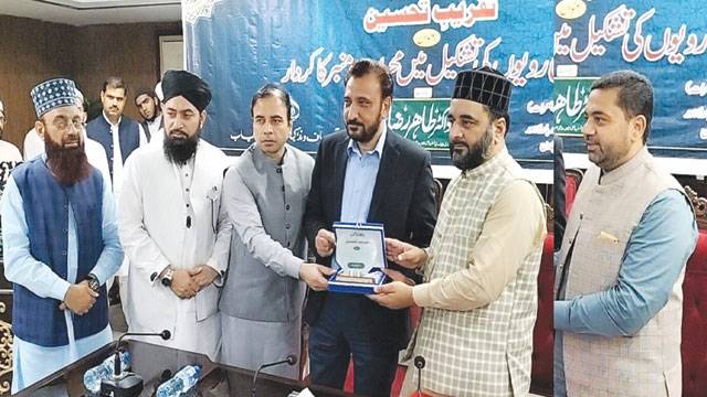  درگاہ ، درسگاہ کے امتزاج ہی سے امت کو عروج ، ارتقا میسر آئےگا:طاہر رضا بخاری 