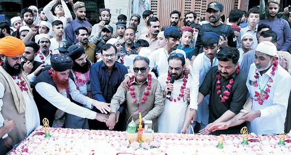 اسپیشل سیکرٹری ہائوسنگ اینڈ اربن ڈیویلپمنٹ کا پی ایچ اے کے پارکوں کا دورہ