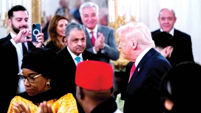 مسلمان دوستوں کو رمضان مبارک، دنیا میں امن چاہتے ہیں، ٹرمپ کا سفیروں کو افطار ڈنر