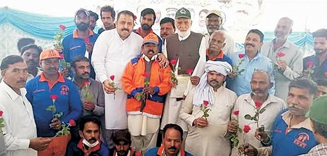  شہر بھر کی تمام یونین کونسلوںمیں سلام سینیٹری ورکرز ڈے منا یا گیا