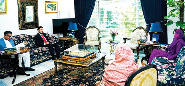 سہولت بازاروں سے خریداری پر عوام کو ایک ارب گیارہ کروڑ کی بچت، خدمت اولین ترجیح: مریم نواز
