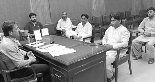 پنڈی بھٹیاں: صحافیوں کے وفد کی اسسٹنٹ کمشنر جواد حسین ملک سے ملاقات