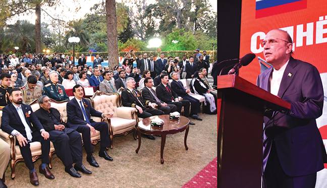 ایرانی وزیر خارجہ کی ملاقات‘ کشیدگی میں روس اہم کردار ادا کر سکتا: زرداری