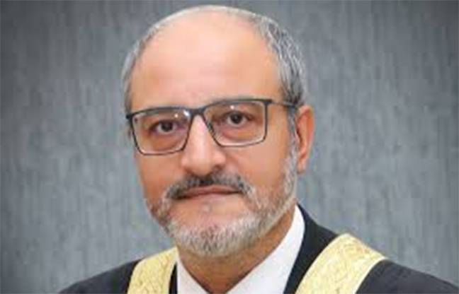 ججز میں تنازعہ ہے، میں کیوں دکھاوا کروں نہیں ہے: جسٹس اعجاز اسحاق