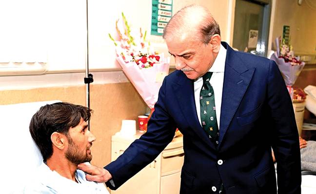 تاریخی فتح پر یوم تشکر: مسئلہ کشمیر حل کرنا ہو گا: وزیراعظم
