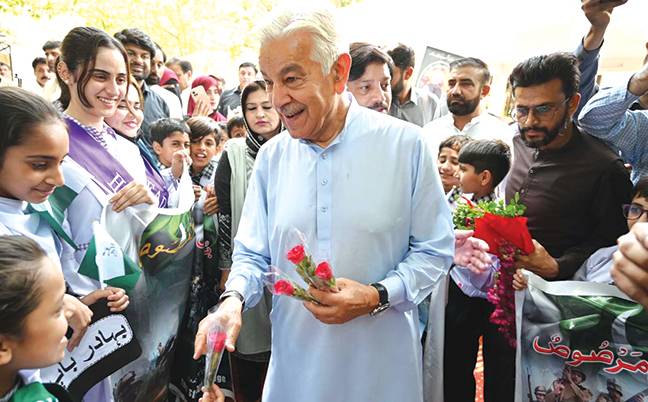 مودی زخم چاٹ رہا، بڑے جہاز لیکر آیا پتنگوں کی طرح کاٹ کر رکھ دیا: خواجہ آصف