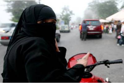 سعودی عرب میں خواتین کے سائیکل اور موٹر سائیکل چلانے پر پابندی ختم 