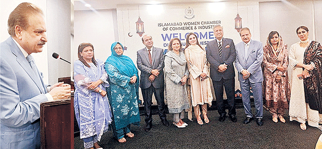 حکومت نے ایس ایم ایز میں خواتین کی شمولیت کیلئے خصوصی فنڈز مختص کئے، اکرم فرید 