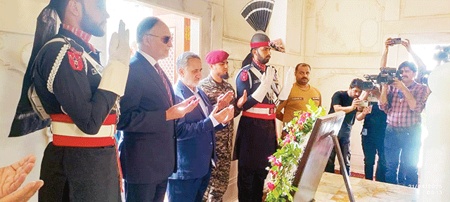 نوجوان قومی اثاثہ‘ فکر اقبال کو تعلیمی نصاب کا حصہ بنائیں گے: احسن اقبال