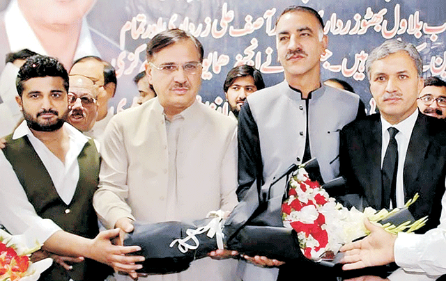 پیپلز پارٹی کے نومنتخب چیئرمین بلاول بھٹوزرداری، مرکزی جنرل سیکرٹری  ہمایوں خان کو مبارکباد