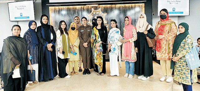 بیکن ہائوس سکول کے طلباوطالبات اور اساتذہ کی ٹریفک ہیڈکوارٹرز میں اوپن ڈے تقریب میں شرکت