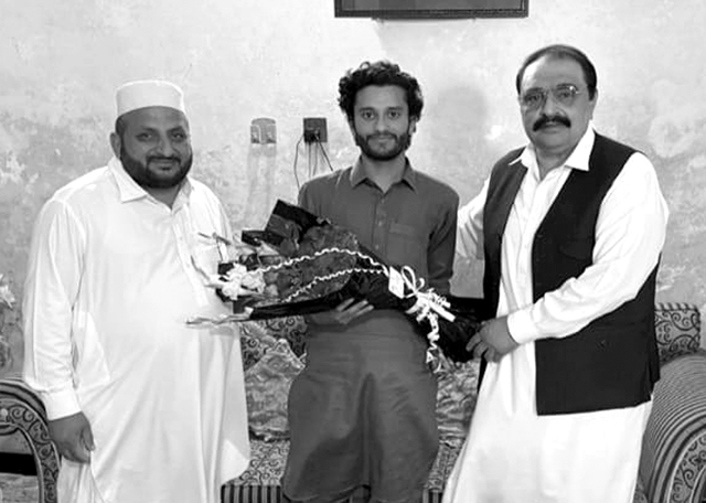  مودی بڑھکیں مارنے سے پہلے پچھلی جنگوں کا انجام دیکھ لیں،ملک خالد 