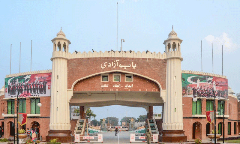بھارت سے پاکستانی سفارتکار  سہیل قمر‘ عملہ کے 7 ارکان وطن پہنچ گئے