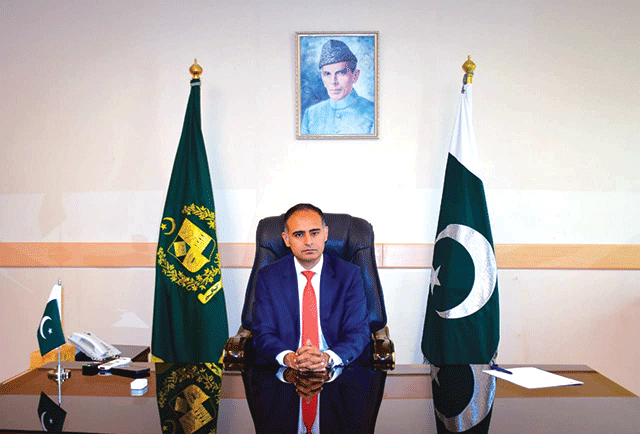 پاک فوج  کے عزم وہمت اور دلیری نے دشمن کے پرخچے اڑا دئیے،بلال اظہر