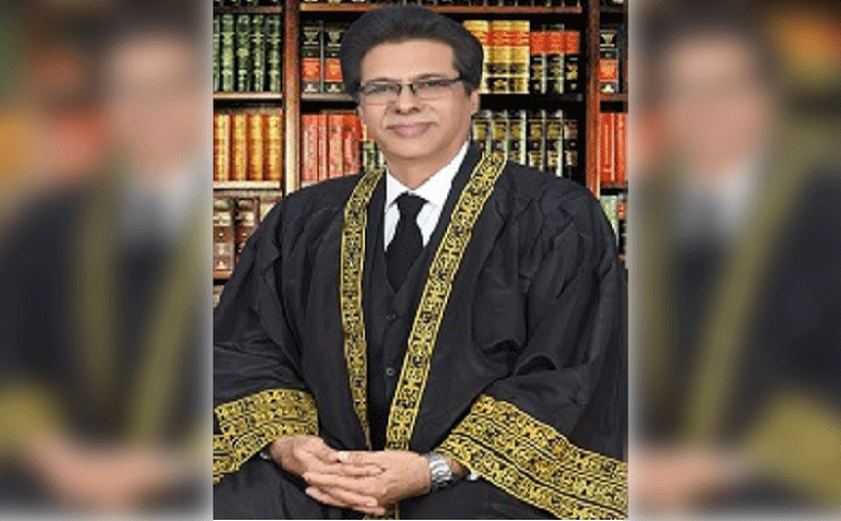مخصوص نشستیں ِ، 2جج کود میں نہیں بیٹھ رہے تو زبردستی کیسے بٹھائیں جسٹس علی مظہر